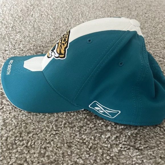 VINTAGE Jacksonville Jaguars Hat Cap Stretch Fit Blue Embroidered Adult Reebok - Picture 4 of 6